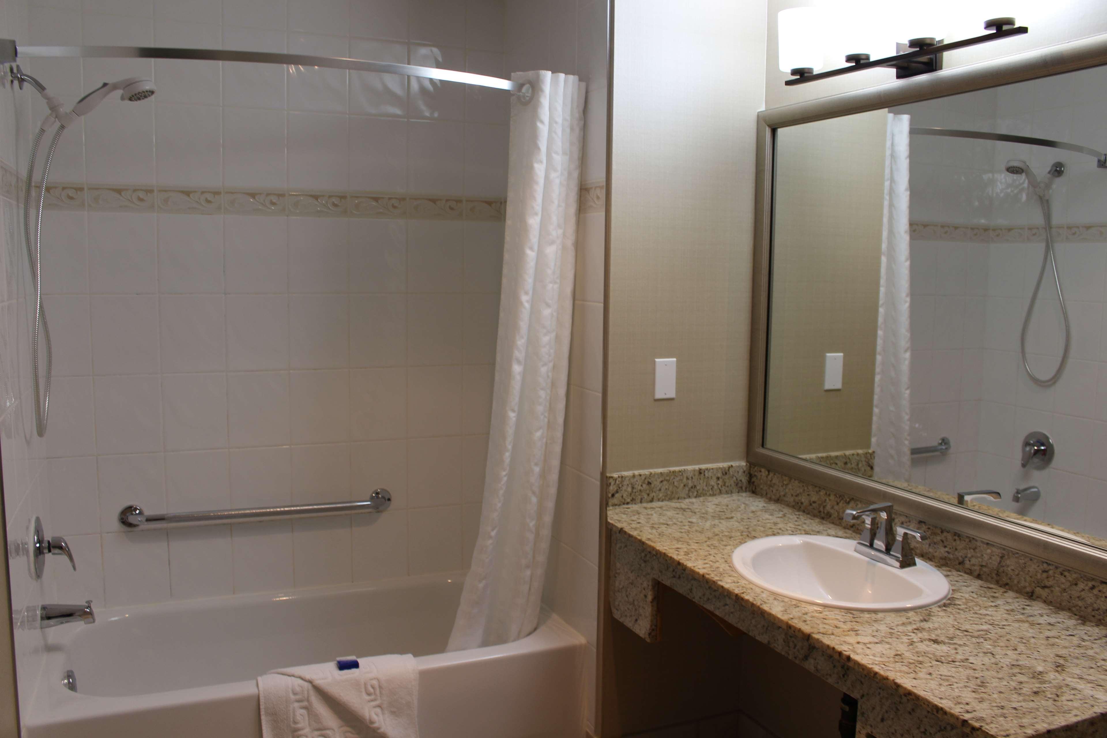 Best Western King George Inn & Suites Surrey Ngoại thất bức ảnh