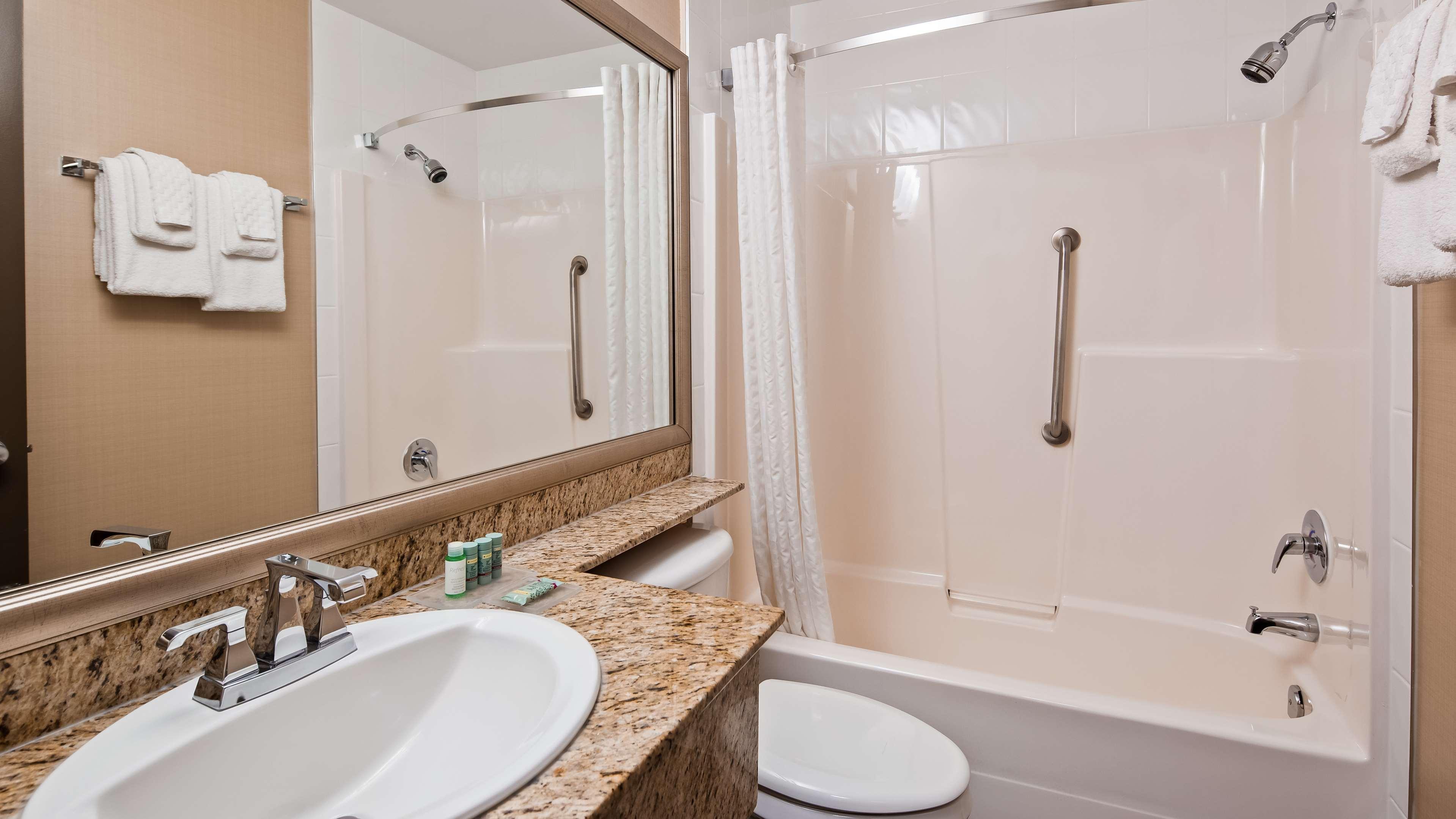 Best Western King George Inn & Suites Surrey Ngoại thất bức ảnh