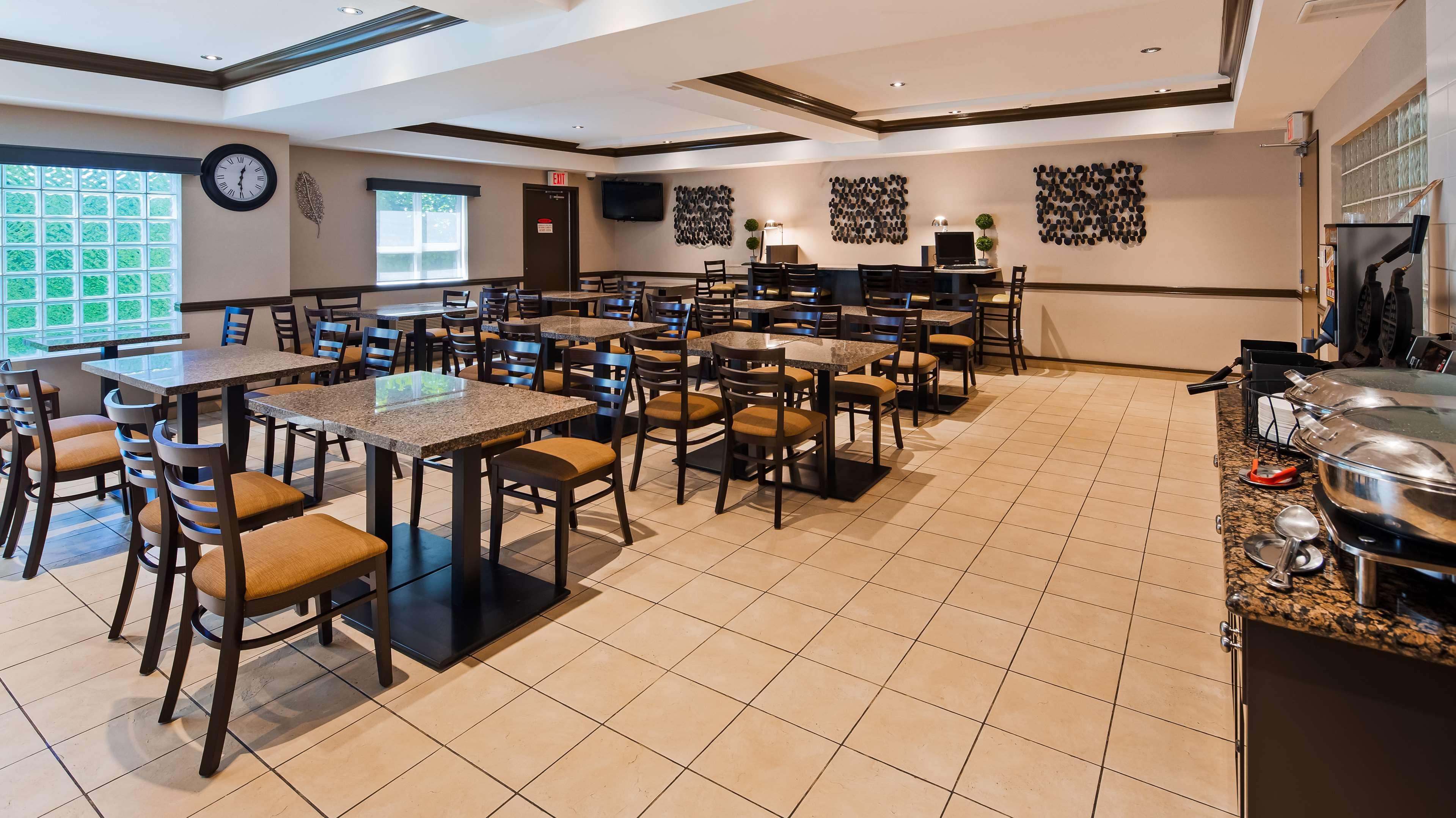 Best Western King George Inn & Suites Surrey Ngoại thất bức ảnh