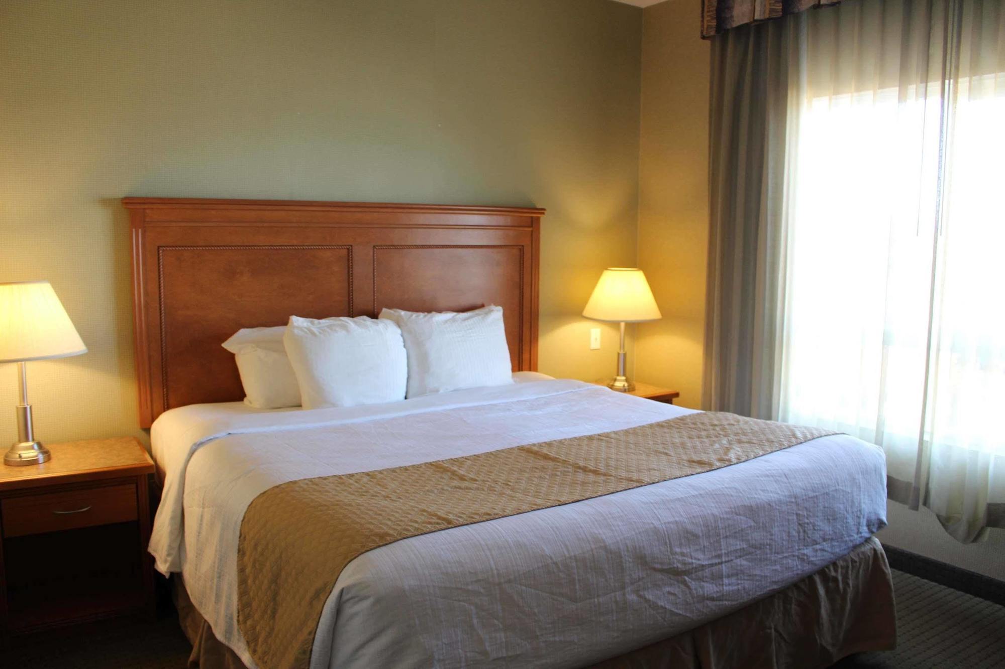 Best Western King George Inn & Suites Surrey Ngoại thất bức ảnh